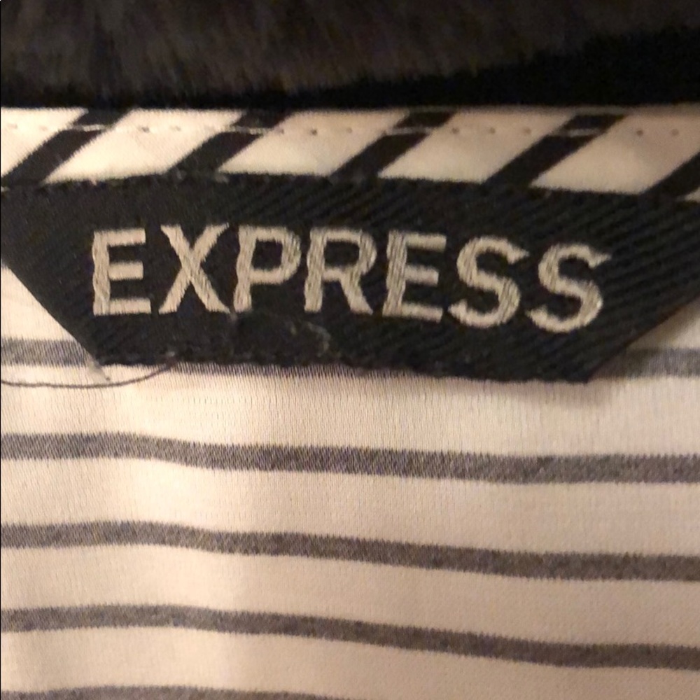 Top - Picture 2 of 4